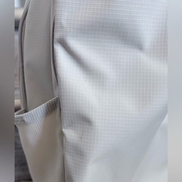 LL Bean Comfort Carry 42L Backpack in Oatmeal - Excellent Used Condition!! - Picture 7 of 10